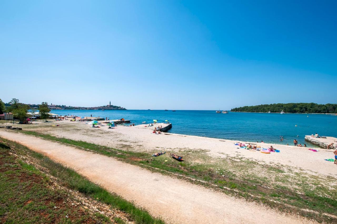 Pineta Mobile Home In Porton Biondi Camp Ровінь Екстер'єр фото